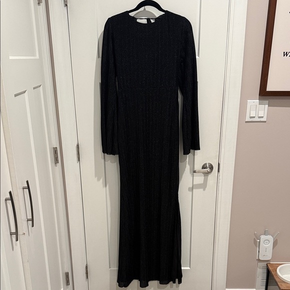 Dee Elly Dresses & Skirts - Dee Elly Black Shimmer Long Sleeve Dress | XL